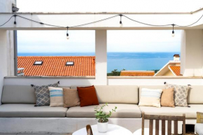 Ocean Terrace - Private Patio with BBQ & Sea view